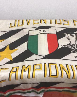Bandiere e sciarpa vintage Juventus