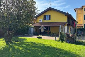 CASA INDIPENDENTE A DIVIGNANO