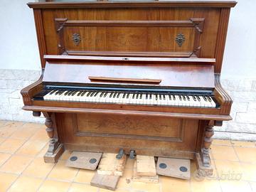 il pianoforte da riparare. libera 