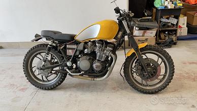 Yamaha XJ 750 scrambler