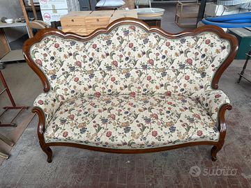 Divano dell’Ottocento