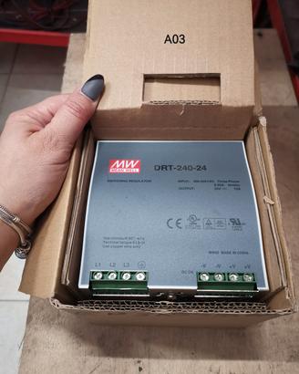 alimentatore switching trifase 
