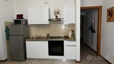 Cucina completa pari a nuovo