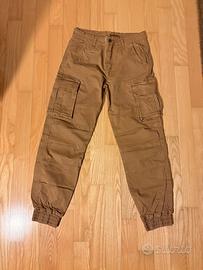 Pantaloni cargo