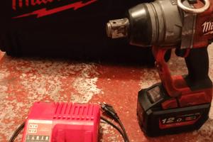 avvitatore per gomme camion