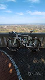 tg. 56 bici di importazione  più ruote originali 