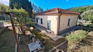 Villetta indipendente con giardino
