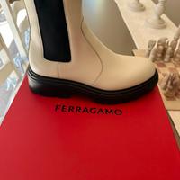 Scarpa Ferragamo Dollie nuova