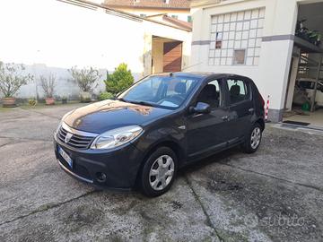 Dacia Sandero ADATTA NEOPATENTATI 1.4 GPL VALIDO F
