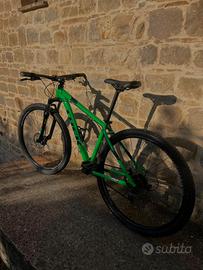 Bicicletta Mountain Bike