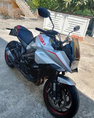 Suzuki katana accessoriato 