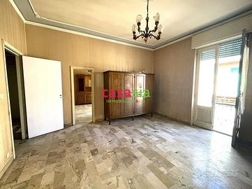 Appartamento da ristrutturare con terrazza