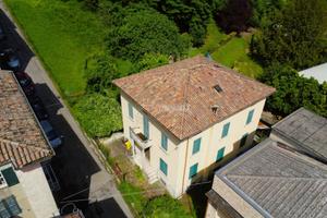 ST143-VILLA INDIPENDENTE CON GIARDINO DA RISTRUTTU