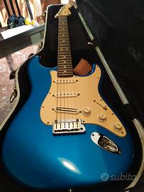 CHITARRA FENDER STRATOCASTER blu elettrico