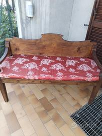 Panchina in legno sia per interno che per esterno