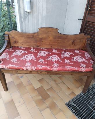 Panchina in legno sia per interno che per esterno