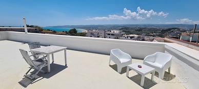 Appartamento con terrazzo vista mare