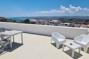 Appartamento con terrazzo vista mare