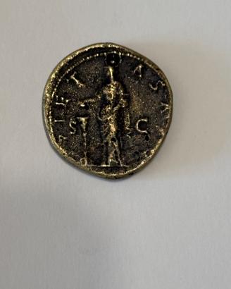 MONETA Una Pietas cristiana su una moneta imperial