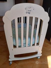 Culla Erbesi bianca con paracolpi e piumino inclus