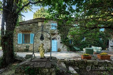 CASA SEMINDIPENDENTE A FIESOLE