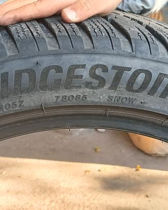 Treno gomme INV Bridgestone