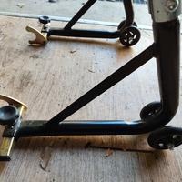 cavalletto moto a San Donato Milanese 