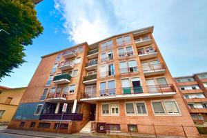 3 LOCALI A NOVARA