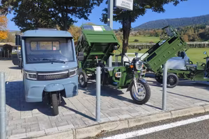 TRICICLO ELETTRICO CASSONE RIBALTABILE MANUALMENTE