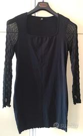 Abito curvy attillato maniche pizzo