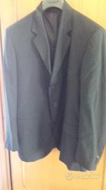 Giacca nera 3 bottoni , con spacchi laterali