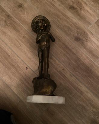 Statue vintage