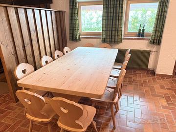Tavolo Fratino Legno Massiccio con 10 Sedie a Cuor