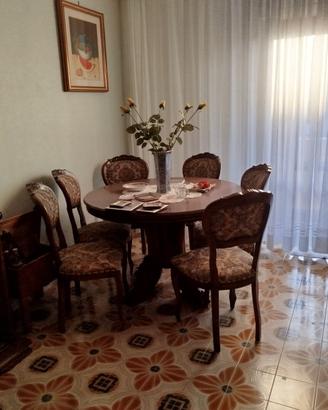 Tavolo da pranzo allungabile con 6 sedie