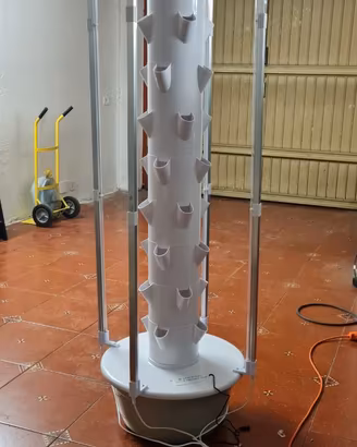 Torre idroponica domestica con luci LED - 36 posti