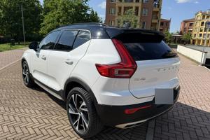 Volvo XC40 R Designe D4 190CV 4X4 metallizata