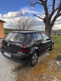 VOLKSWAGEN Golf 4ª serie - 1999