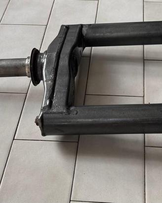 Forcella Runner completa con pinza freno Brembo