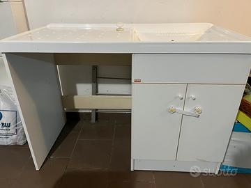 Lavello per lavanderia in  pvc con scivolo