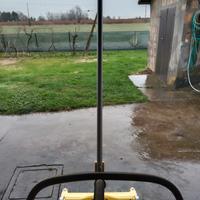 Scopa aspira fango piscina 