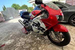 Honda cbr 900rr