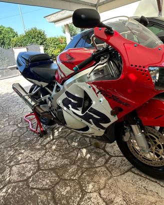 Honda cbr 900rr