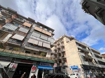 NEGOZIO A NAPOLI
