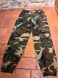 Pantaloni militare