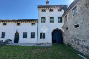 CASA SEMINDIPENDENTE A TARZO