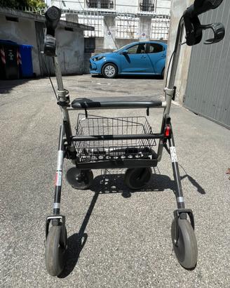 Deambulatore per anziani