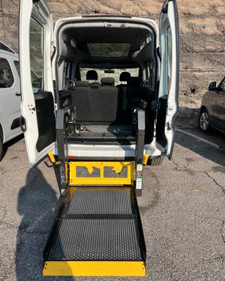 Fiat Doblo TRASPORTO DISABILI tetto alto