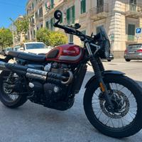 Triumph 900 street scrambler