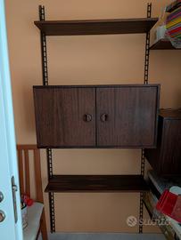 libreria da parete stile scandinavo mod century
