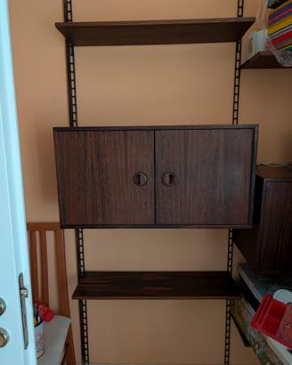 libreria da parete stile scandinavo mod century